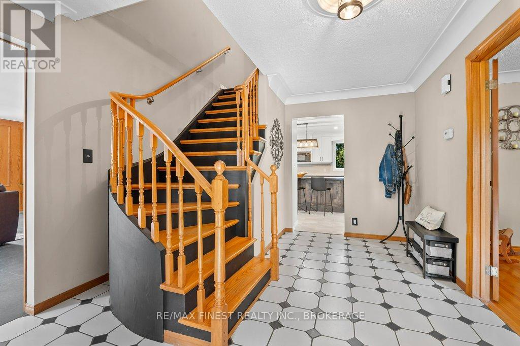 550 Rankin Crescent, Kingston, Ontario  K7M 7L4 - Photo 7 - X12429445