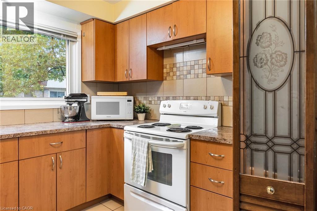 125 Bonaventure Drive Unit# 12, Hamilton, Ontario  L9C 5Y9 - Photo 3 - 40771822