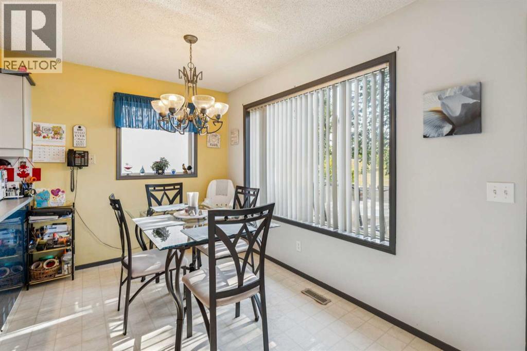 142 Elizabeth Way Se, Airdrie, Alberta  T4B 2H5 - Photo 9 - A2259254