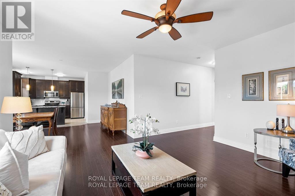 221 Santiago Street, Carleton Place, Ontario  K7C 0C7 - Photo 9 - X12429340