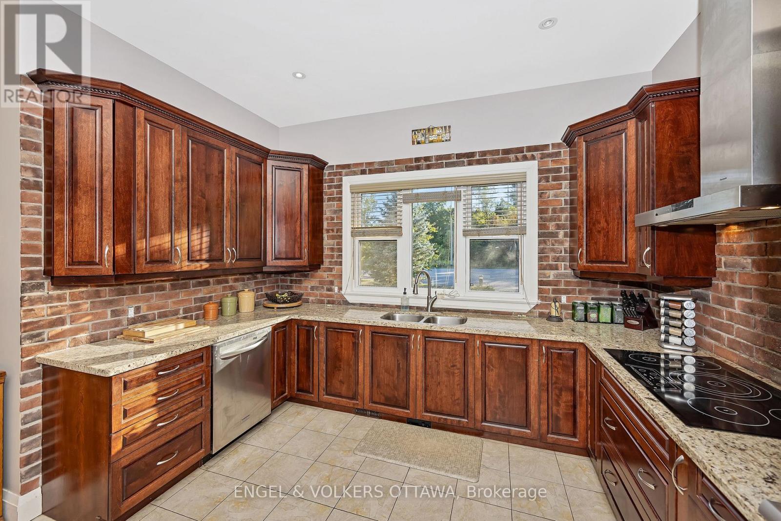 1836 Whitemarsh Crescent, Ottawa, Ontario  K2W 1B5 - Photo 14 - X12429373