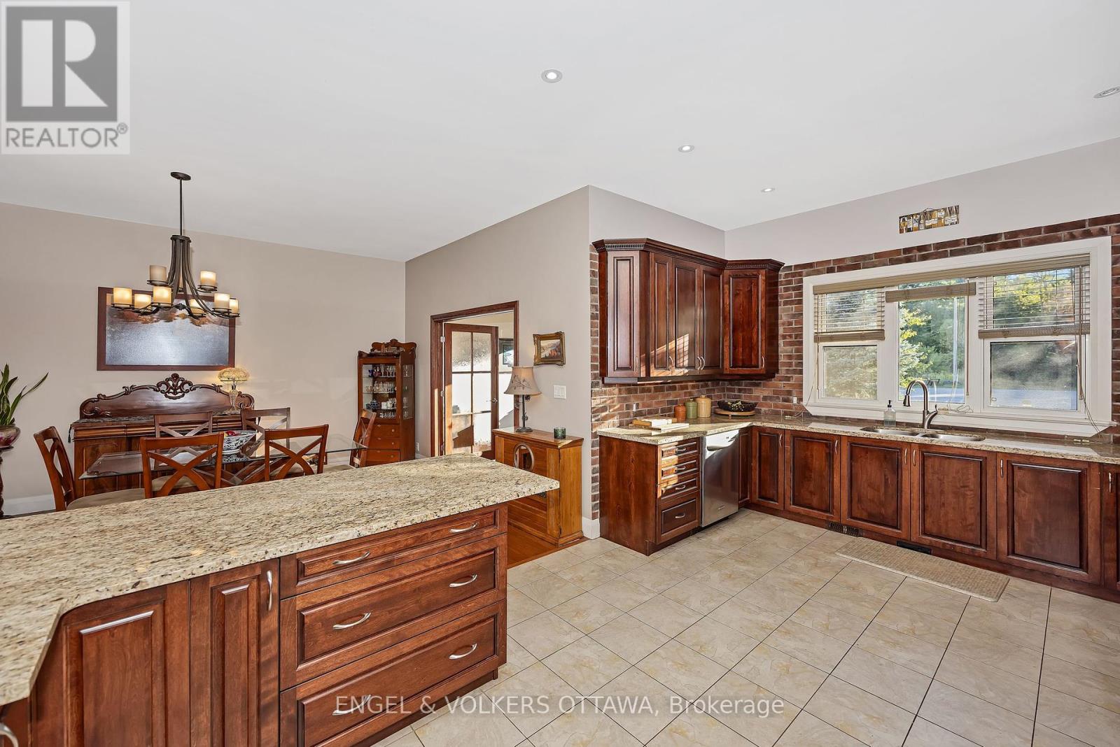 1836 Whitemarsh Crescent, Ottawa, Ontario  K2W 1B5 - Photo 16 - X12429373