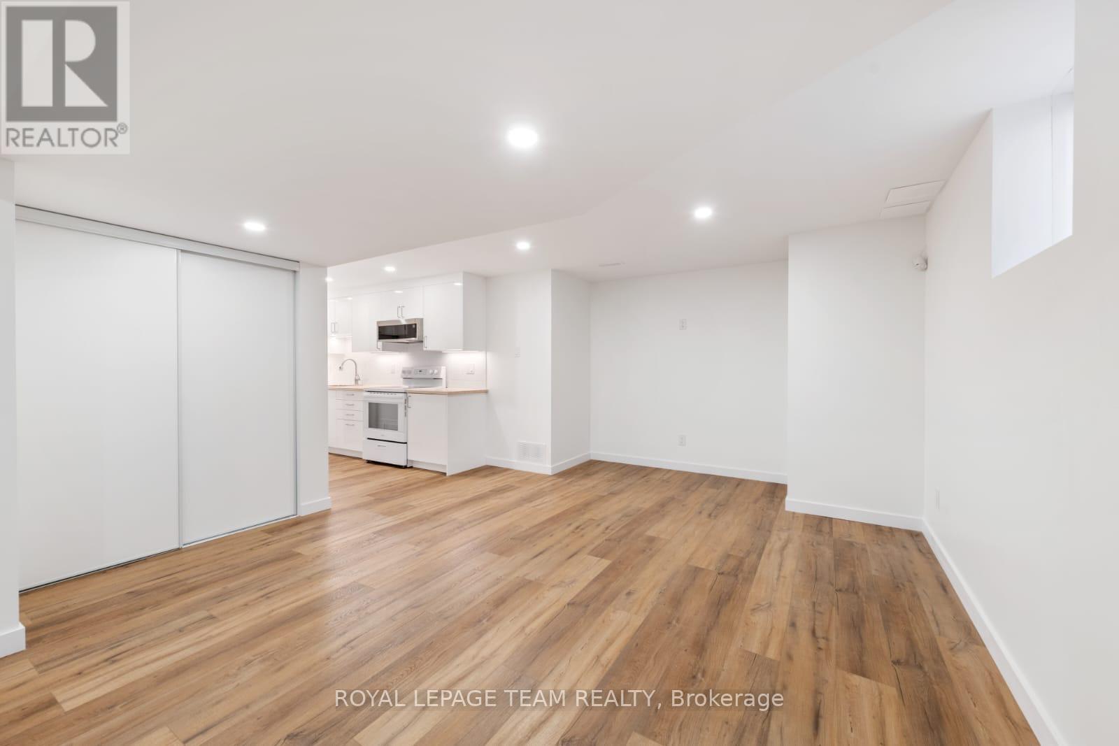 329 Gallantry Way, Ottawa, Ontario  K2S 0P6 - Photo 6 - X12429377