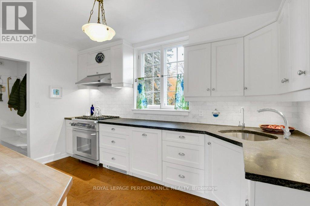550 Piccadilly Avenue, Ottawa, Ontario  K1Y 0J1 - Photo 10 - X12429400