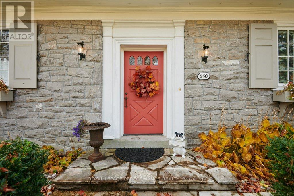 550 Piccadilly Avenue, Ottawa, Ontario  K1Y 0J1 - Photo 3 - X12429400