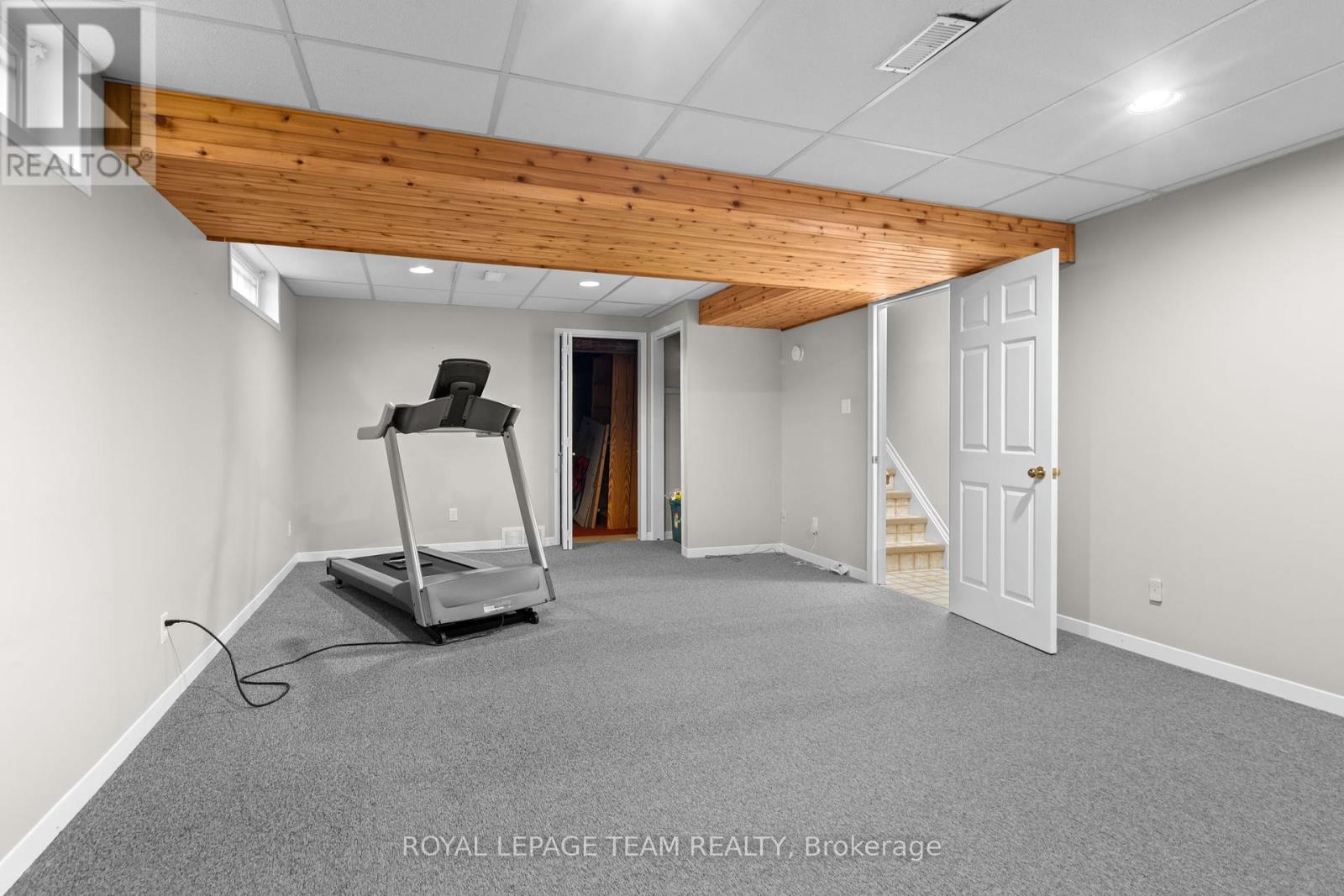 24 Hyannis Avenue, Ottawa, Ontario  K2J 2W8 - Photo 31 - X12429413