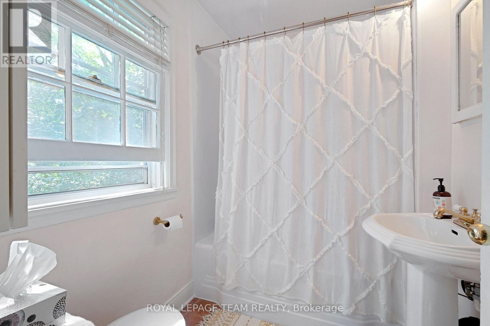 16 Sandridge Road, Ottawa, Ontario  K1K 0A8 - Photo 22 - X12429427