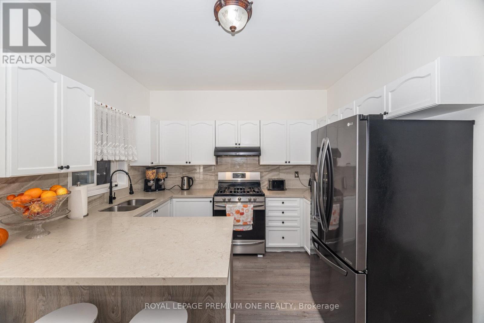 2039 Thompson Street, Innisfil, Ontario  L9S 4Z1 - Photo 11 - N12429310