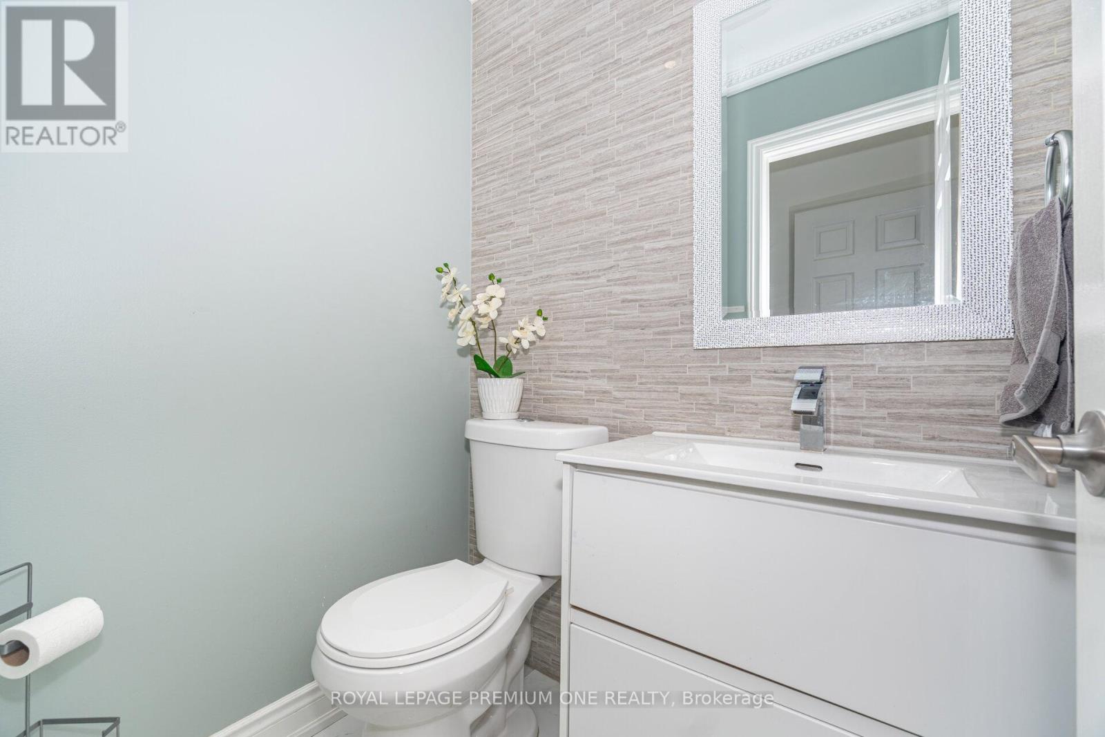 2039 Thompson Street, Innisfil, Ontario  L9S 4Z1 - Photo 18 - N12429310