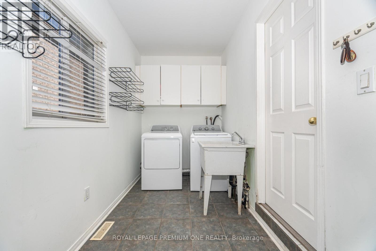 2039 Thompson Street, Innisfil, Ontario  L9S 4Z1 - Photo 19 - N12429310