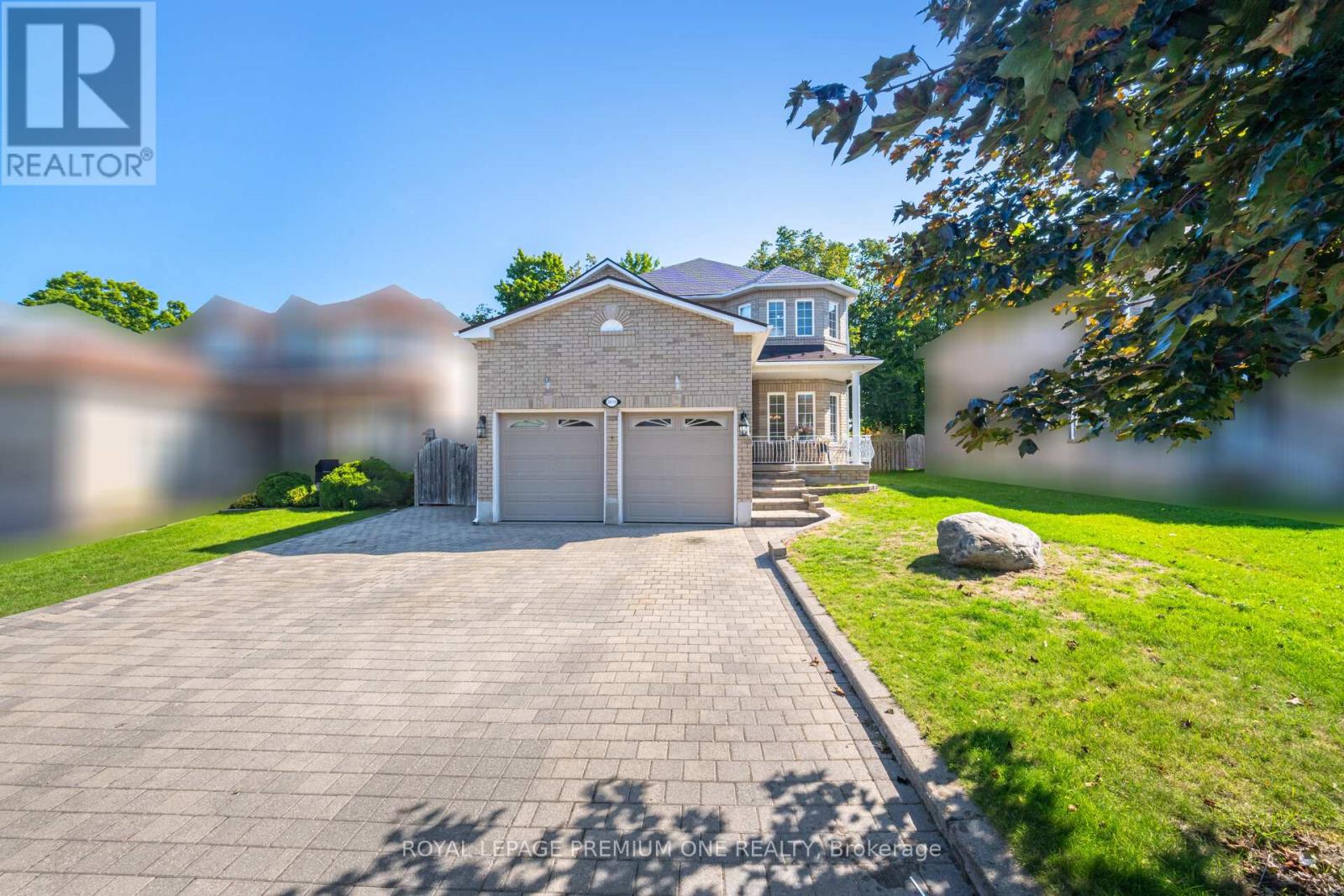 2039 Thompson Street, Innisfil, Ontario  L9S 4Z1 - Photo 2 - N12429310