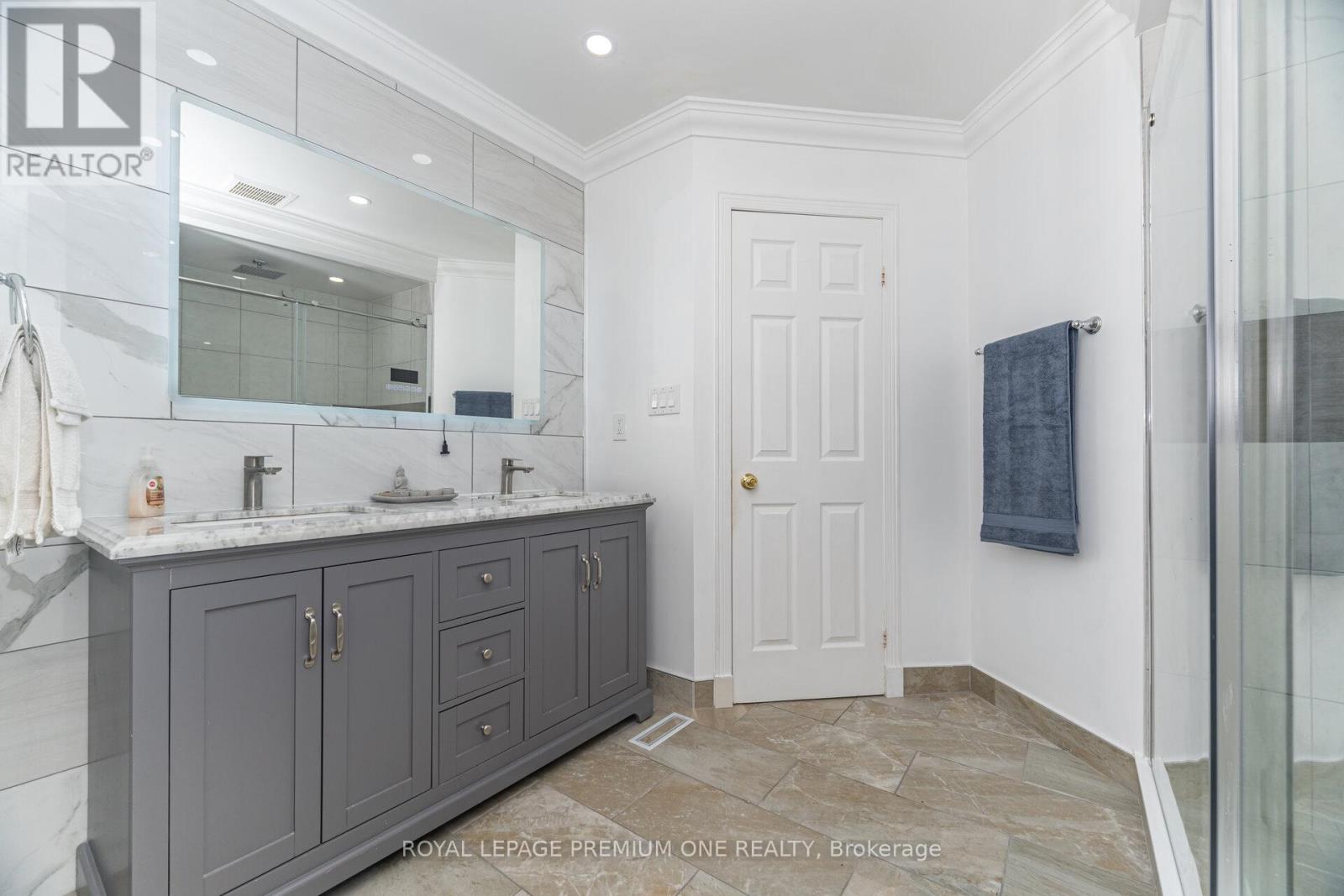 2039 Thompson Street, Innisfil, Ontario  L9S 4Z1 - Photo 25 - N12429310