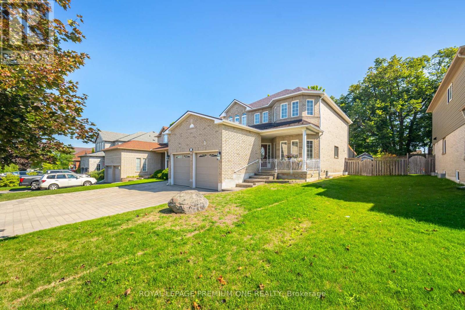 2039 Thompson Street, Innisfil, Ontario  L9S 4Z1 - Photo 3 - N12429310