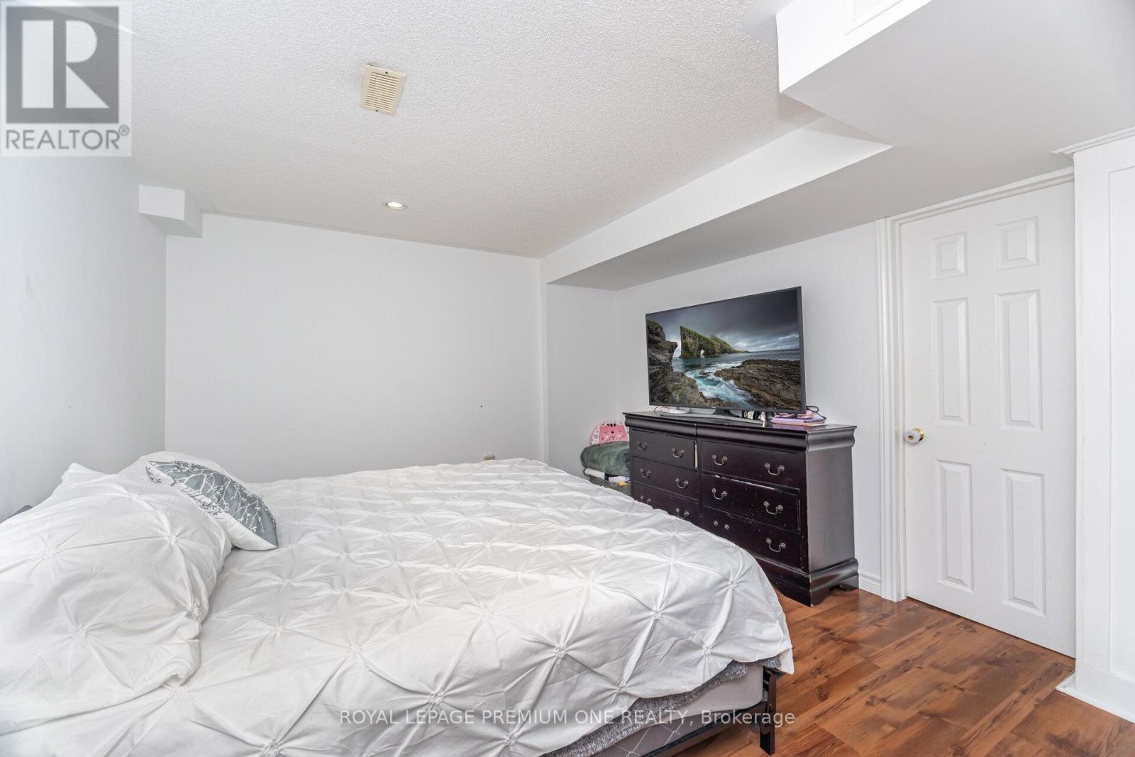 2039 Thompson Street, Innisfil, Ontario  L9S 4Z1 - Photo 43 - N12429310