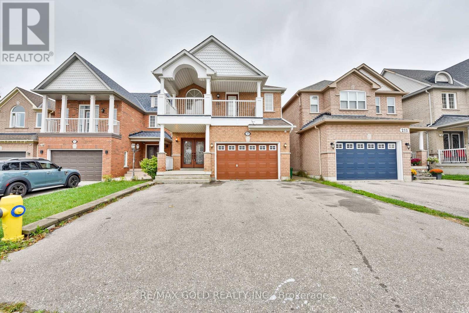 215 Bachman Drive, Vaughan, Ontario  L6A 3V9 - Photo 1 - N12429313
