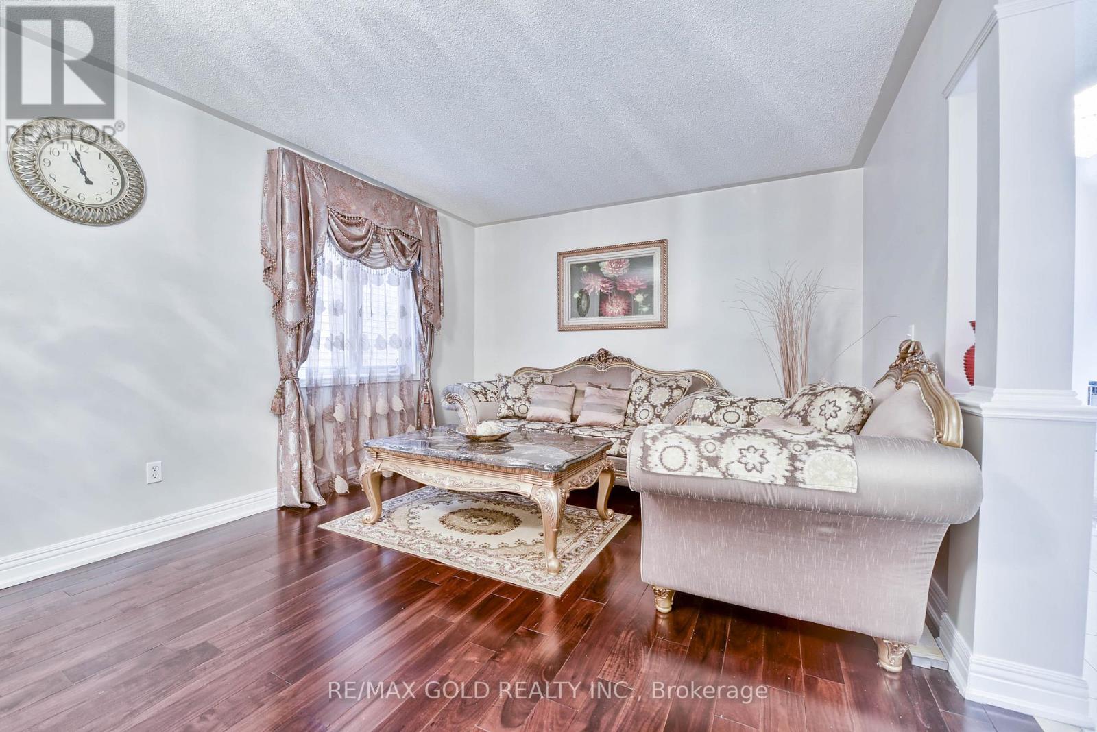 215 Bachman Drive, Vaughan, Ontario  L6A 3V9 - Photo 6 - N12429313
