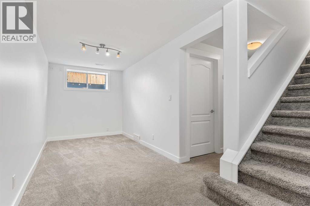 68 Elmont Court Sw, Calgary, Alberta  T3H 5Z8 - Photo 37 - A2246175