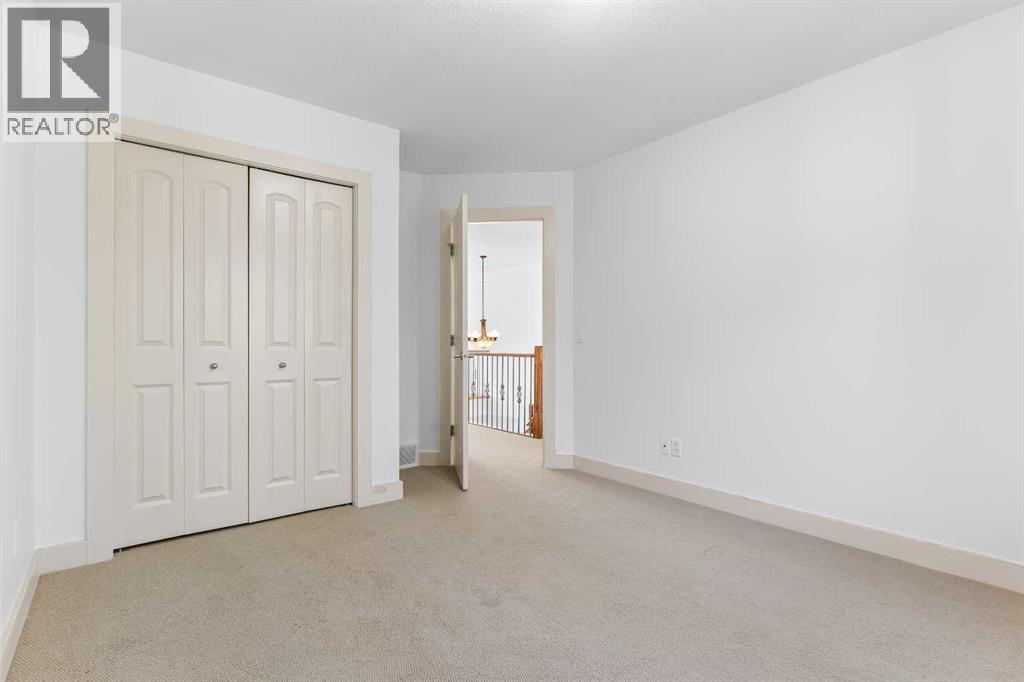 68 Elmont Court Sw, Calgary, Alberta  T3H 5Z8 - Photo 33 - A2246175