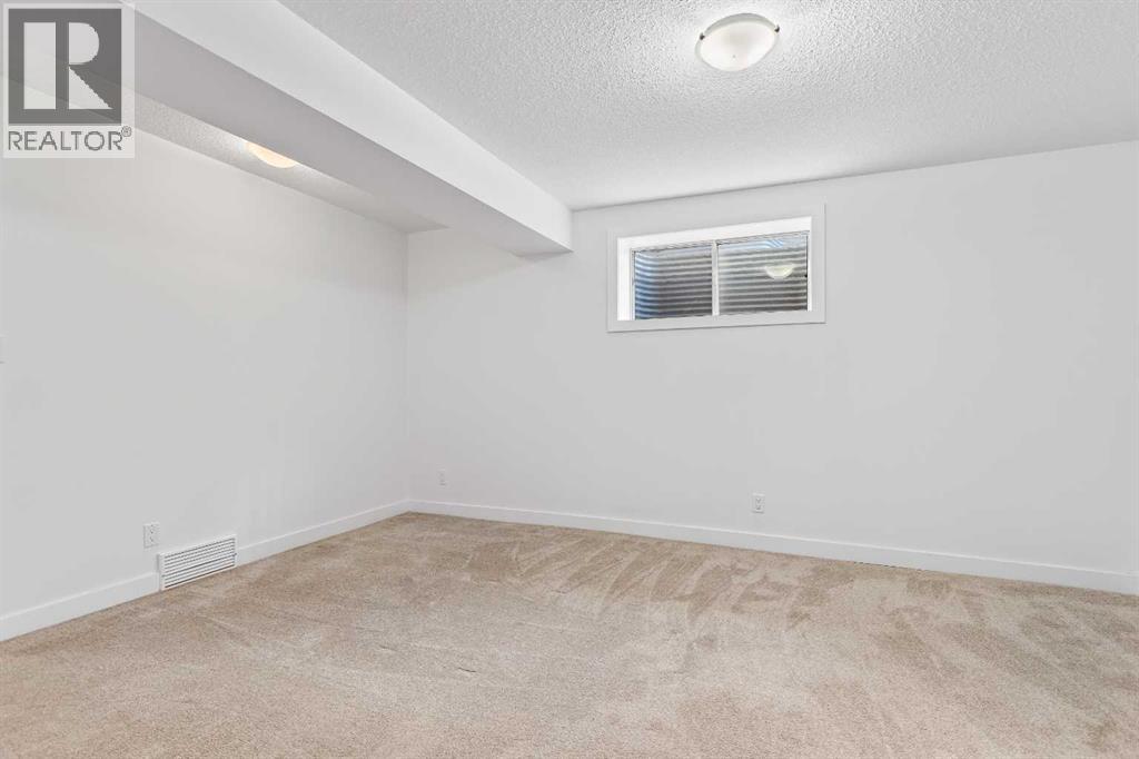 68 Elmont Court Sw, Calgary, Alberta  T3H 5Z8 - Photo 45 - A2246175