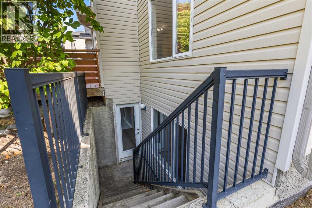 68 Elmont Court Sw, Calgary, Alberta  T3H 5Z8 - Photo 49 - A2246175
