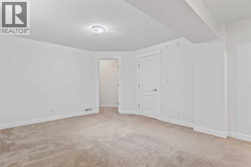 68 Elmont Court Sw, Calgary, Alberta  T3H 5Z8 - Photo 44 - A2246175