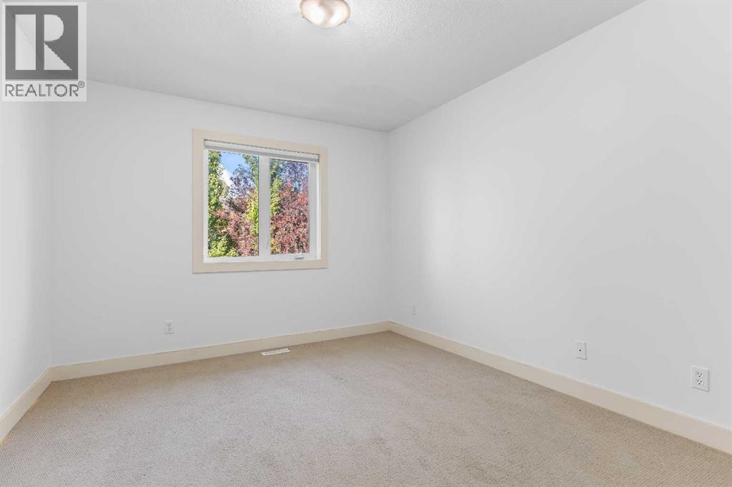 68 Elmont Court Sw, Calgary, Alberta  T3H 5Z8 - Photo 32 - A2246175
