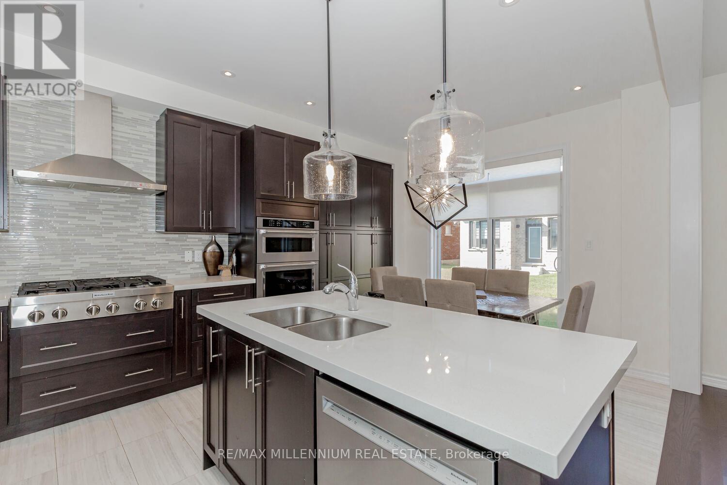 639 Bearberry Place, Milton, Ontario  L9E 1V2 - Photo 13 - W12429305
