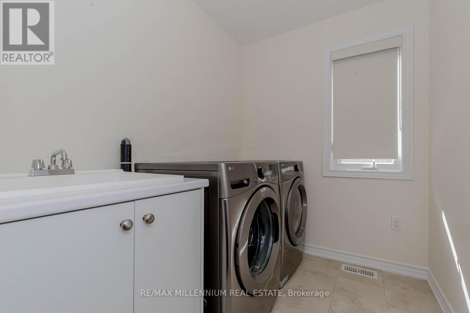 639 Bearberry Place, Milton, Ontario  L9E 1V2 - Photo 35 - W12429305