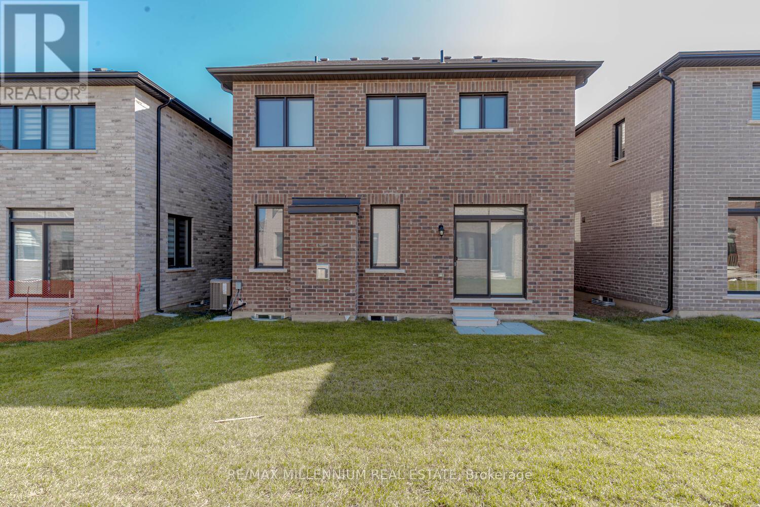 639 Bearberry Place, Milton, Ontario  L9E 1V2 - Photo 42 - W12429305