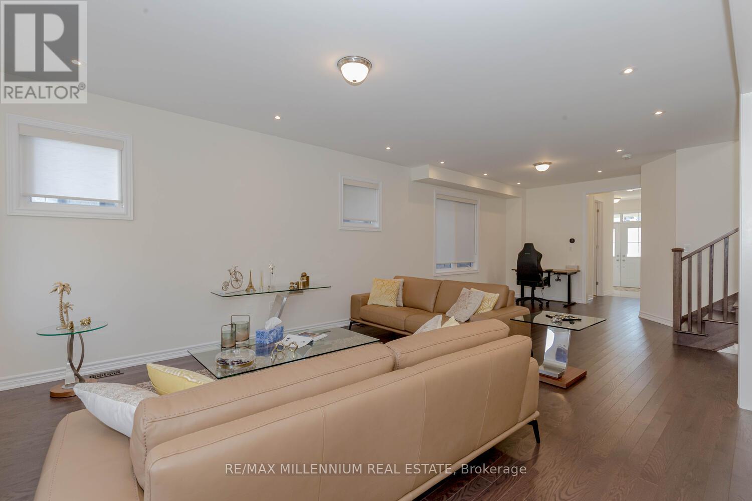 639 Bearberry Place, Milton, Ontario  L9E 1V2 - Photo 6 - W12429305