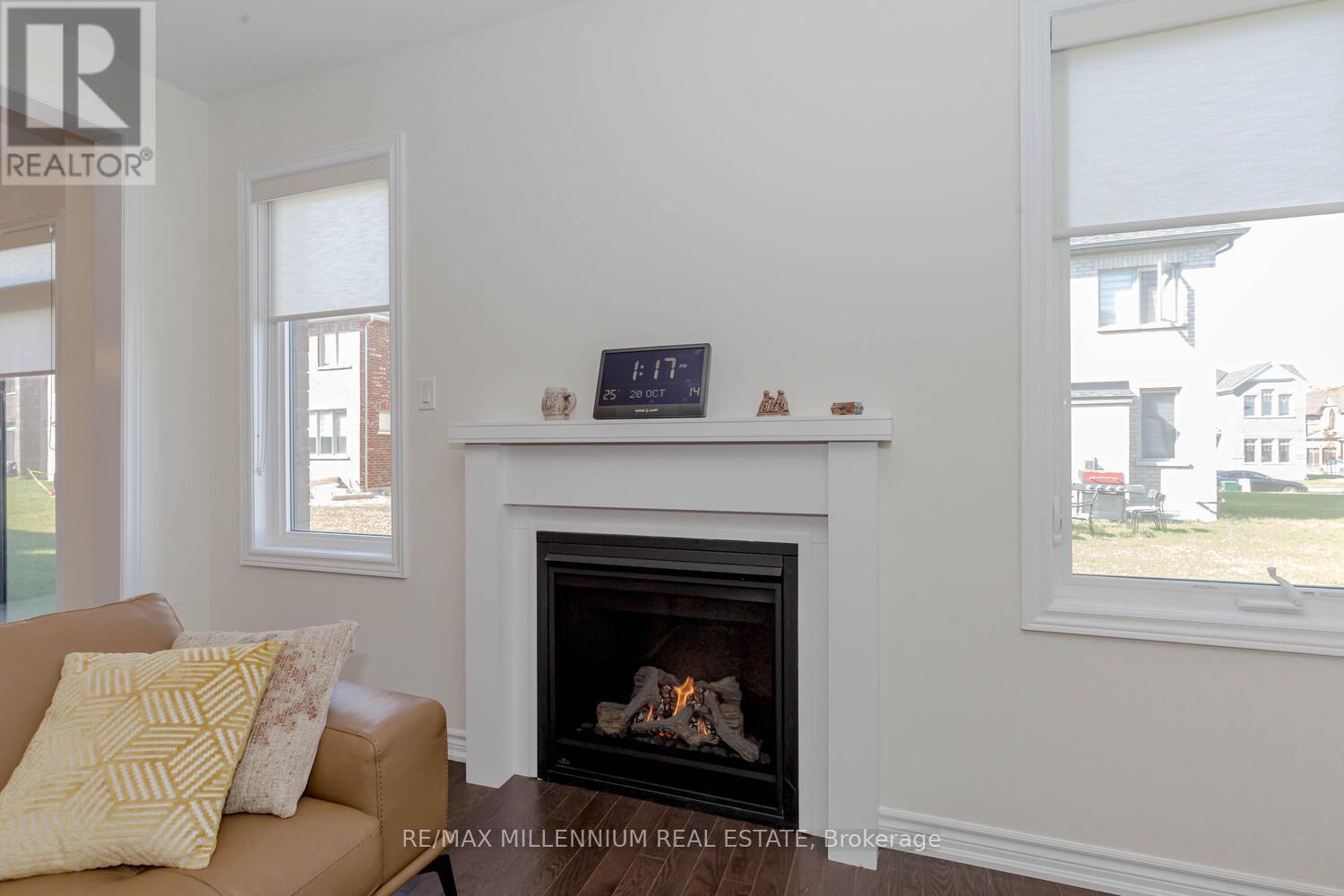 639 Bearberry Place, Milton, Ontario  L9E 1V2 - Photo 8 - W12429305