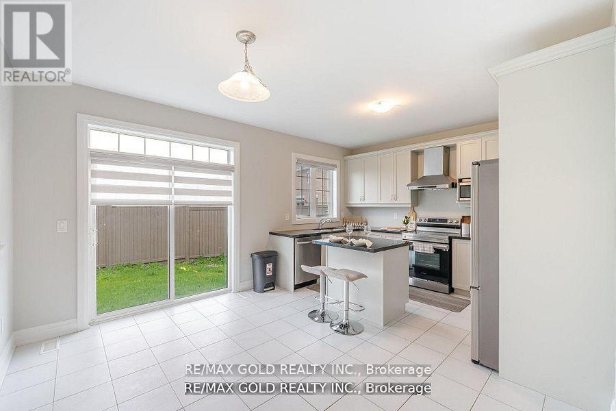 50 Donald Stewart Road, Brampton, Ontario  L7A 5J1 - Photo 14 - W12429314
