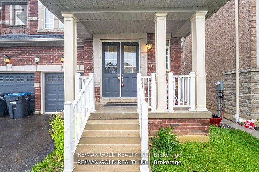 50 Donald Stewart Road, Brampton, Ontario  L7A 5J1 - Photo 4 - W12429314