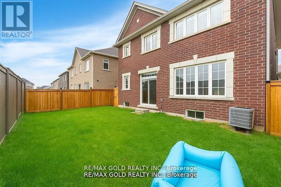 50 Donald Stewart Road, Brampton, Ontario  L7A 5J1 - Photo 47 - W12429314