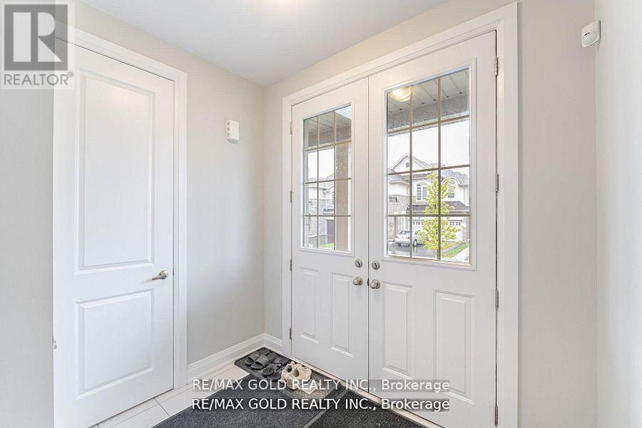 50 Donald Stewart Road, Brampton, Ontario  L7A 5J1 - Photo 5 - W12429314