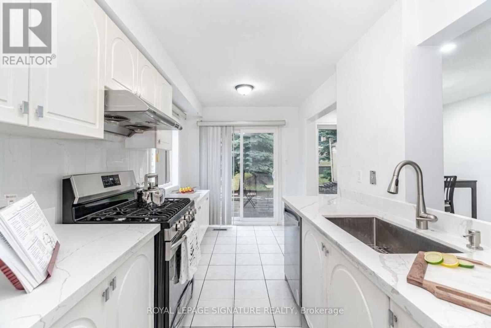 45 - 1591 South Parade Court, Mississauga, Ontario  L5M 6G1 - Photo 6 - W12429320