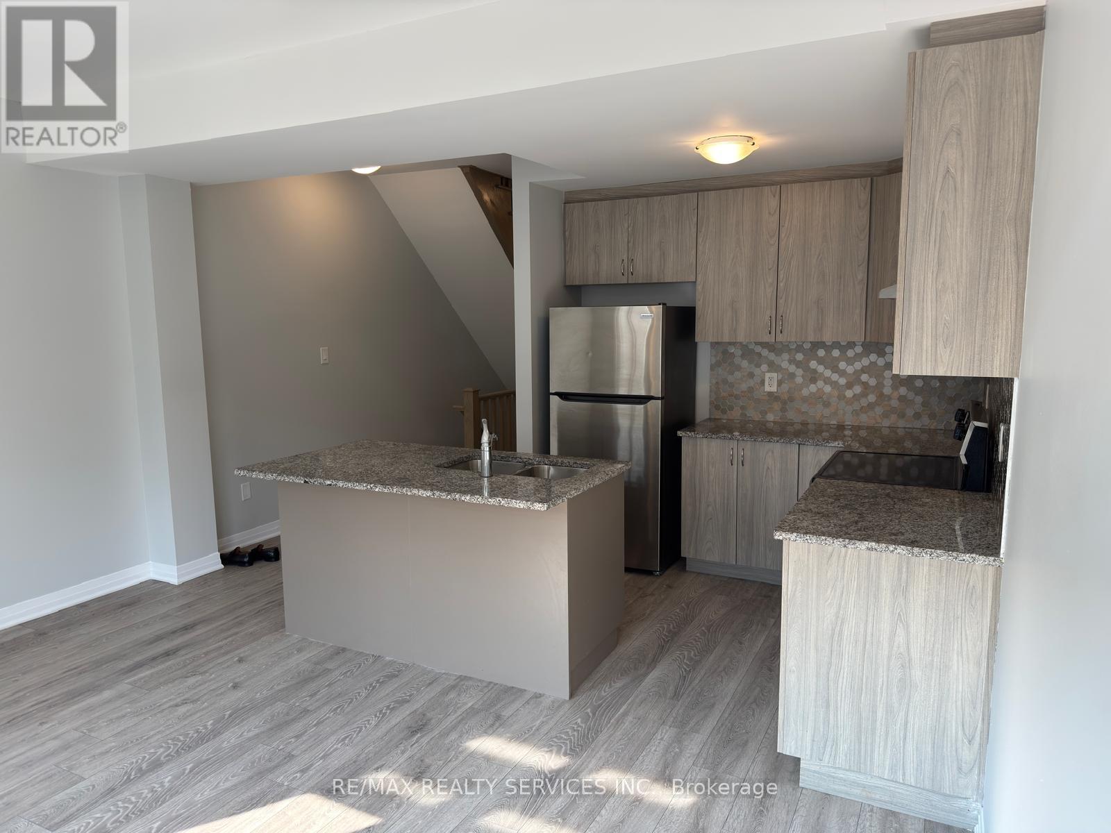 63 - 2 Willow Street, Brant, Ontario  N2L 0C2 - Photo 6 - X12429280