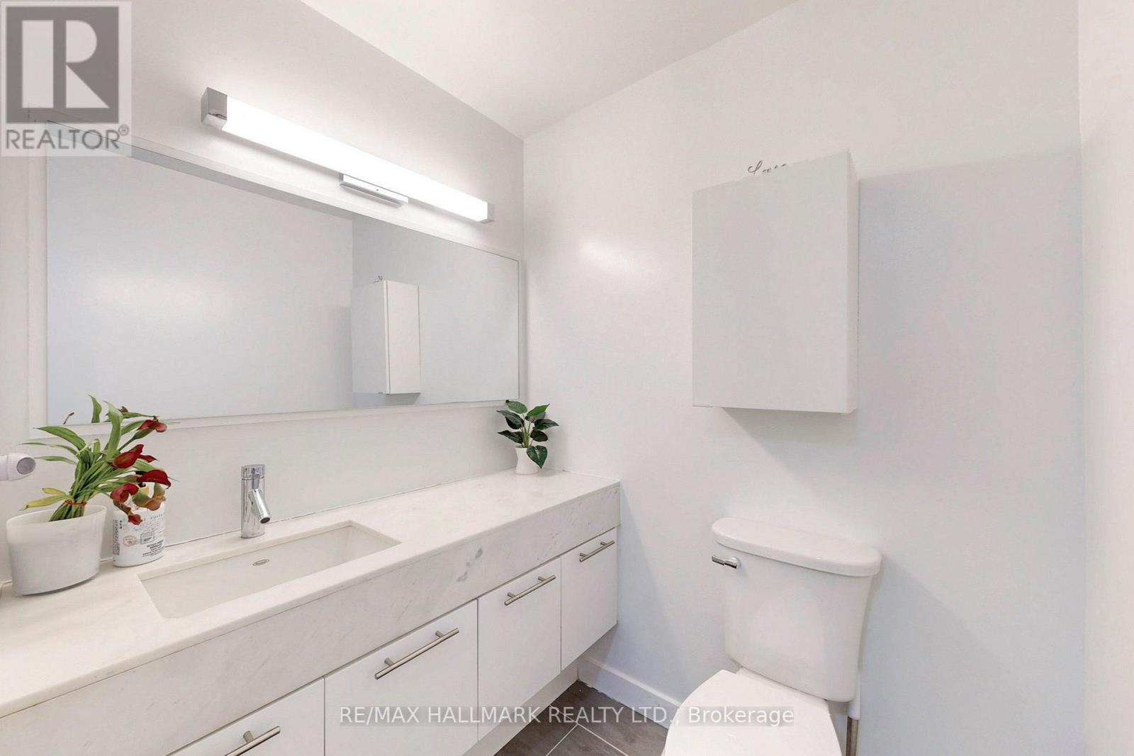 818 - 21 Nelson Street, Toronto, Ontario  M5V 3H9 - Photo 15 - C12429345