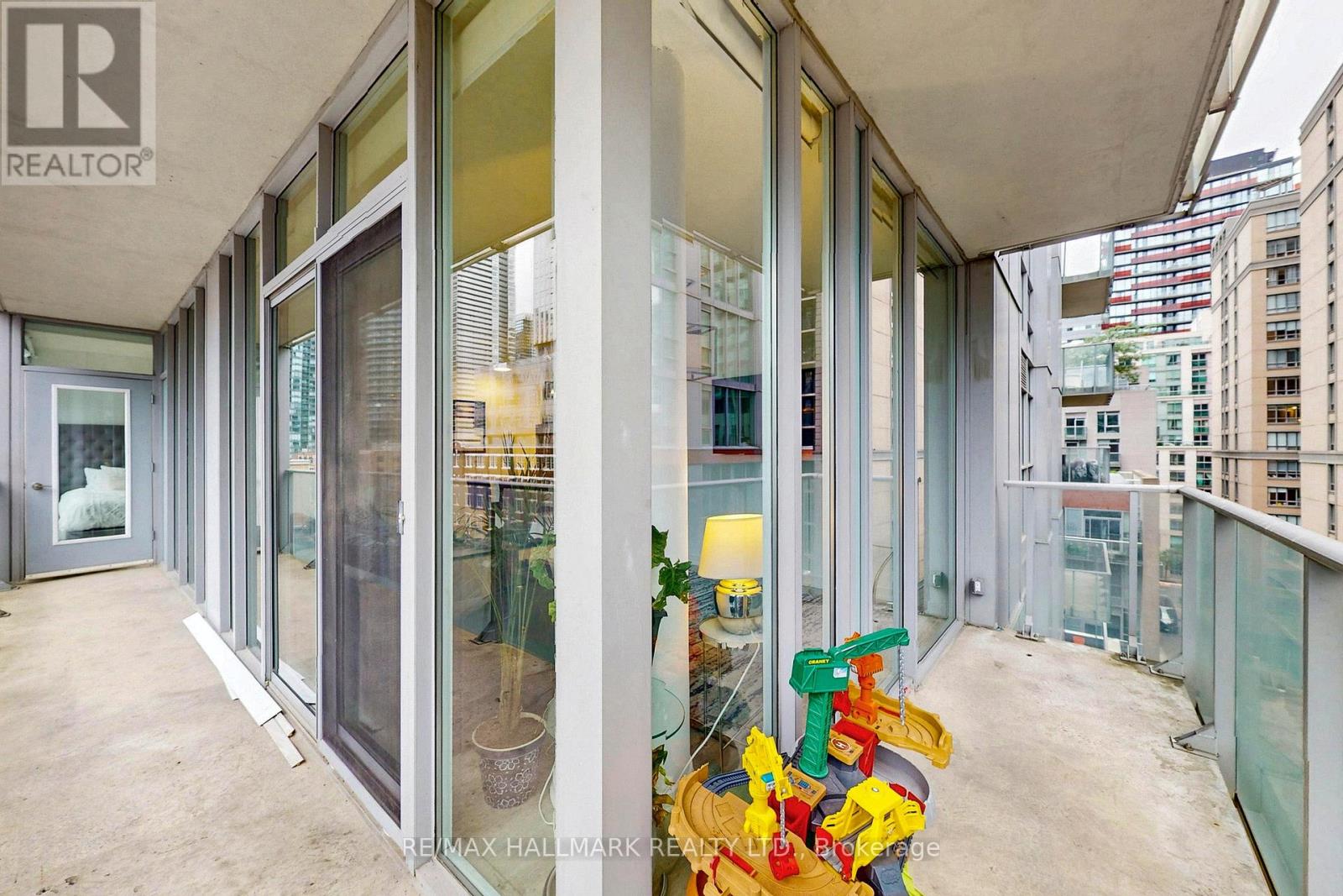 818 - 21 Nelson Street, Toronto, Ontario  M5V 3H9 - Photo 28 - C12429345
