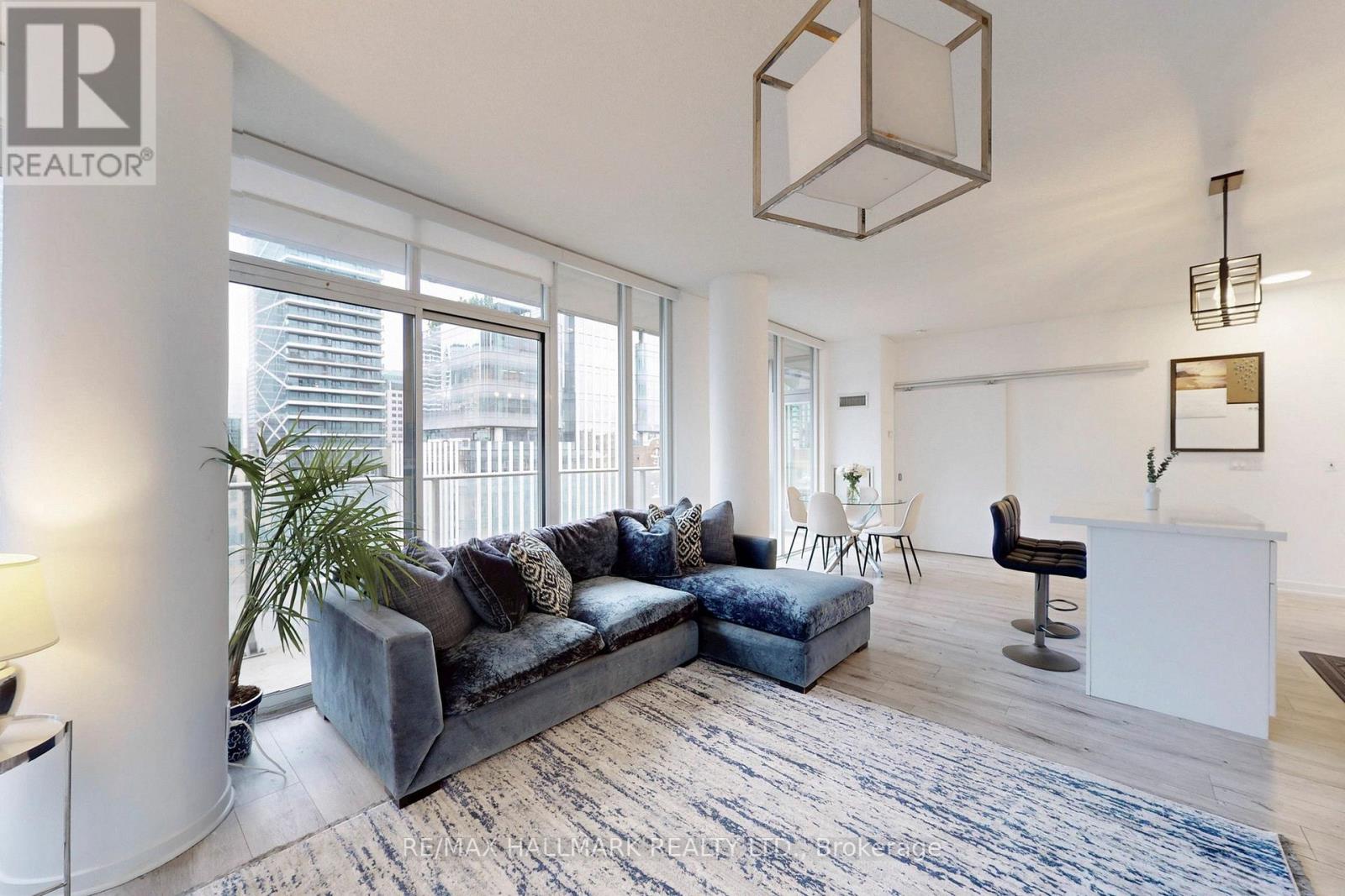 818 - 21 Nelson Street, Toronto, Ontario  M5V 3H9 - Photo 8 - C12429345