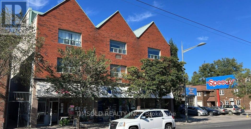 303 - 666 Saint Clair Avenue W, Toronto, Ontario  M6C 1B1 - Photo 1 - C12429363