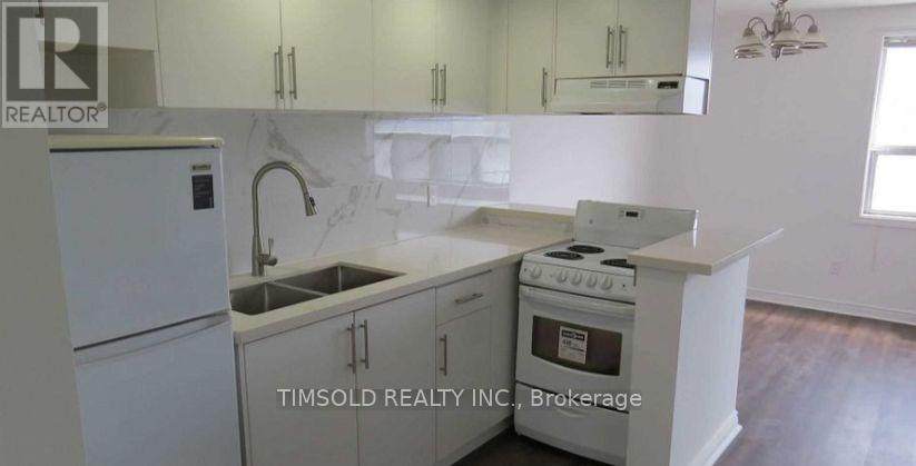 303 - 666 Saint Clair Avenue W, Toronto, Ontario  M6C 1B1 - Photo 2 - C12429363