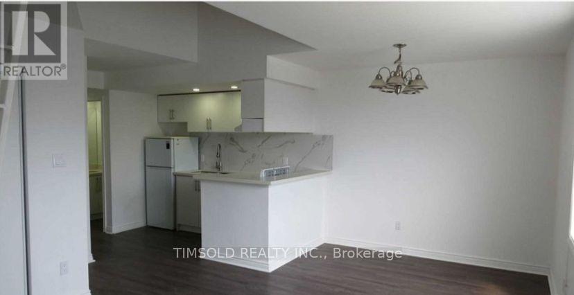 303 - 666 Saint Clair Avenue W, Toronto, Ontario  M6C 1B1 - Photo 3 - C12429363