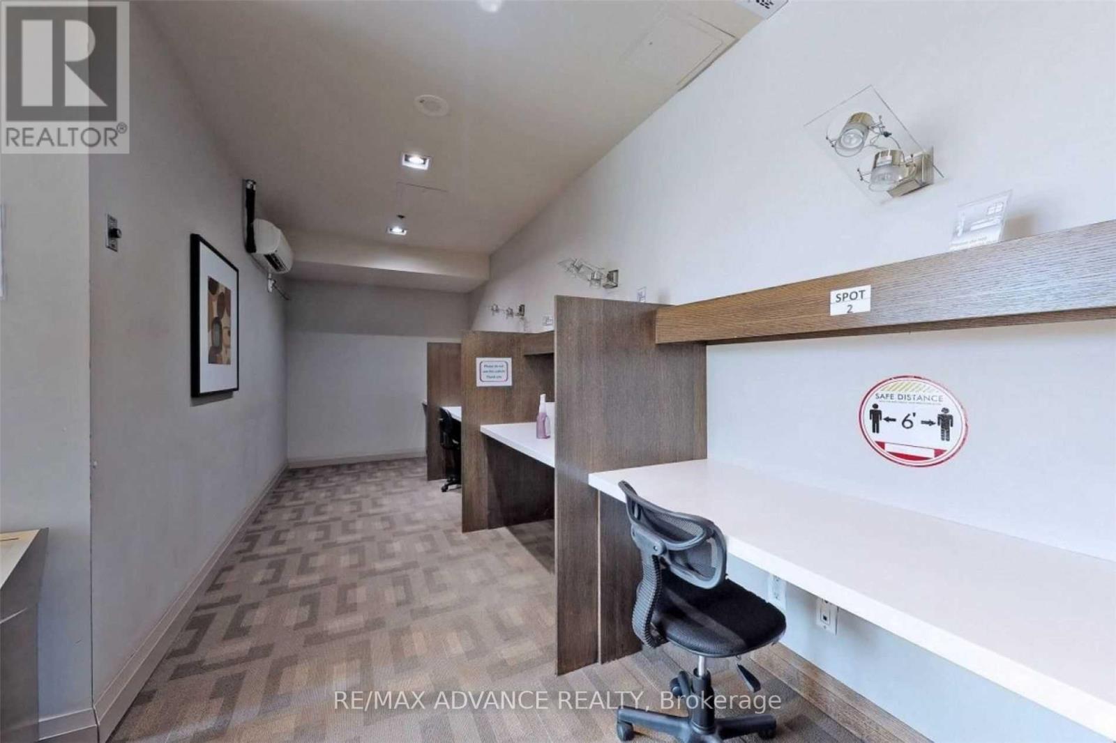 2109 - 18 Harbour Street, Toronto, Ontario  M5J 2Z6 - Photo 10 - C12429372