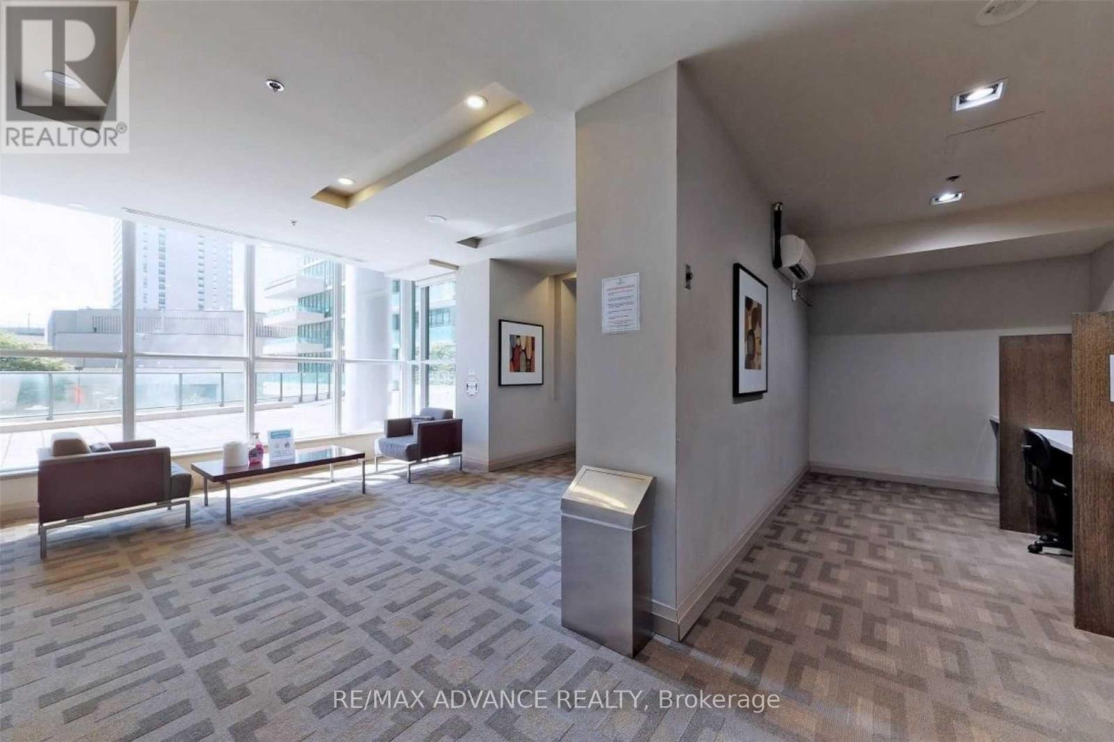 2109 - 18 Harbour Street, Toronto, Ontario  M5J 2Z6 - Photo 9 - C12429372