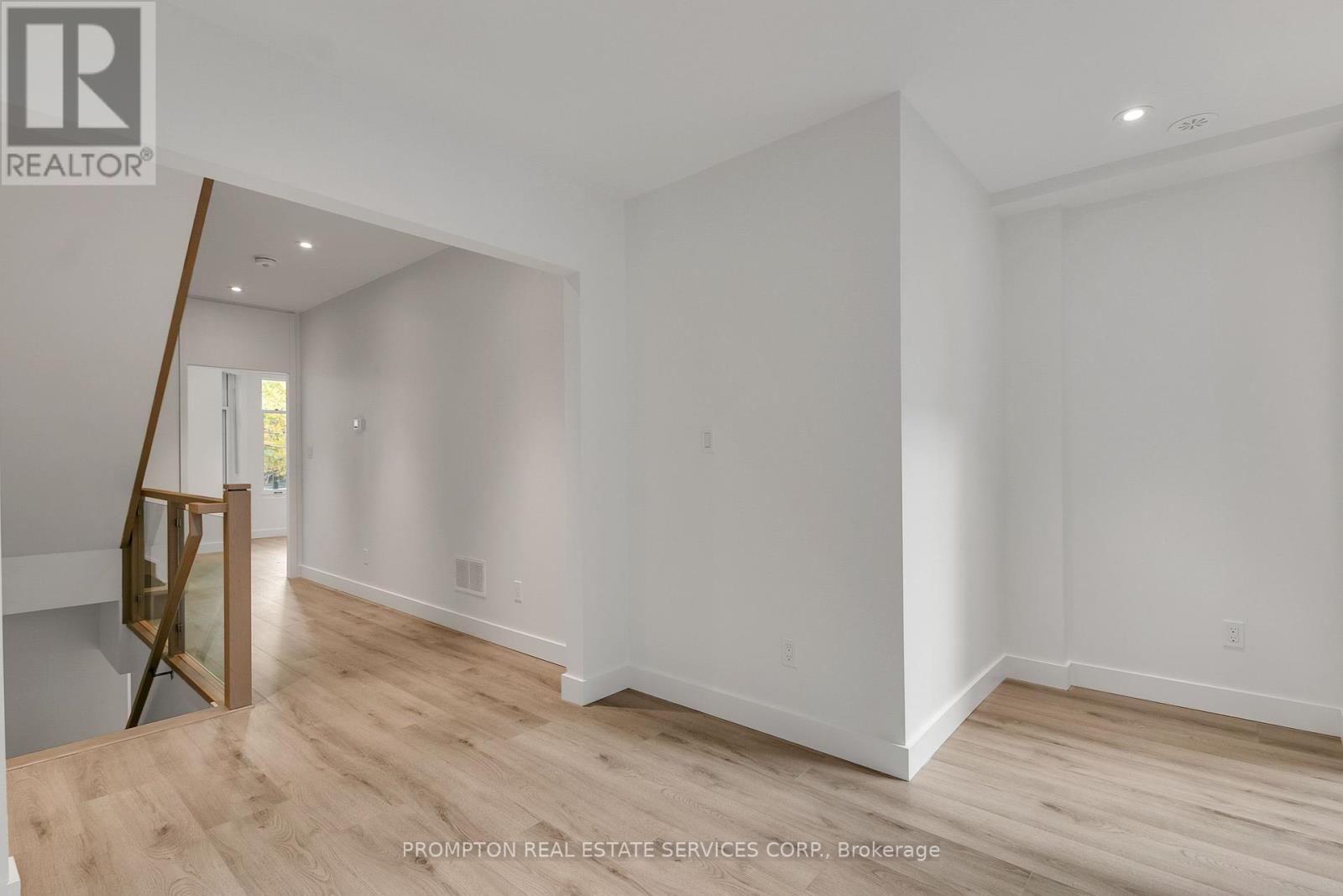 9 Gloucester Street, Toronto, Ontario  M4Y 1L8 - Photo 14 - C12429376