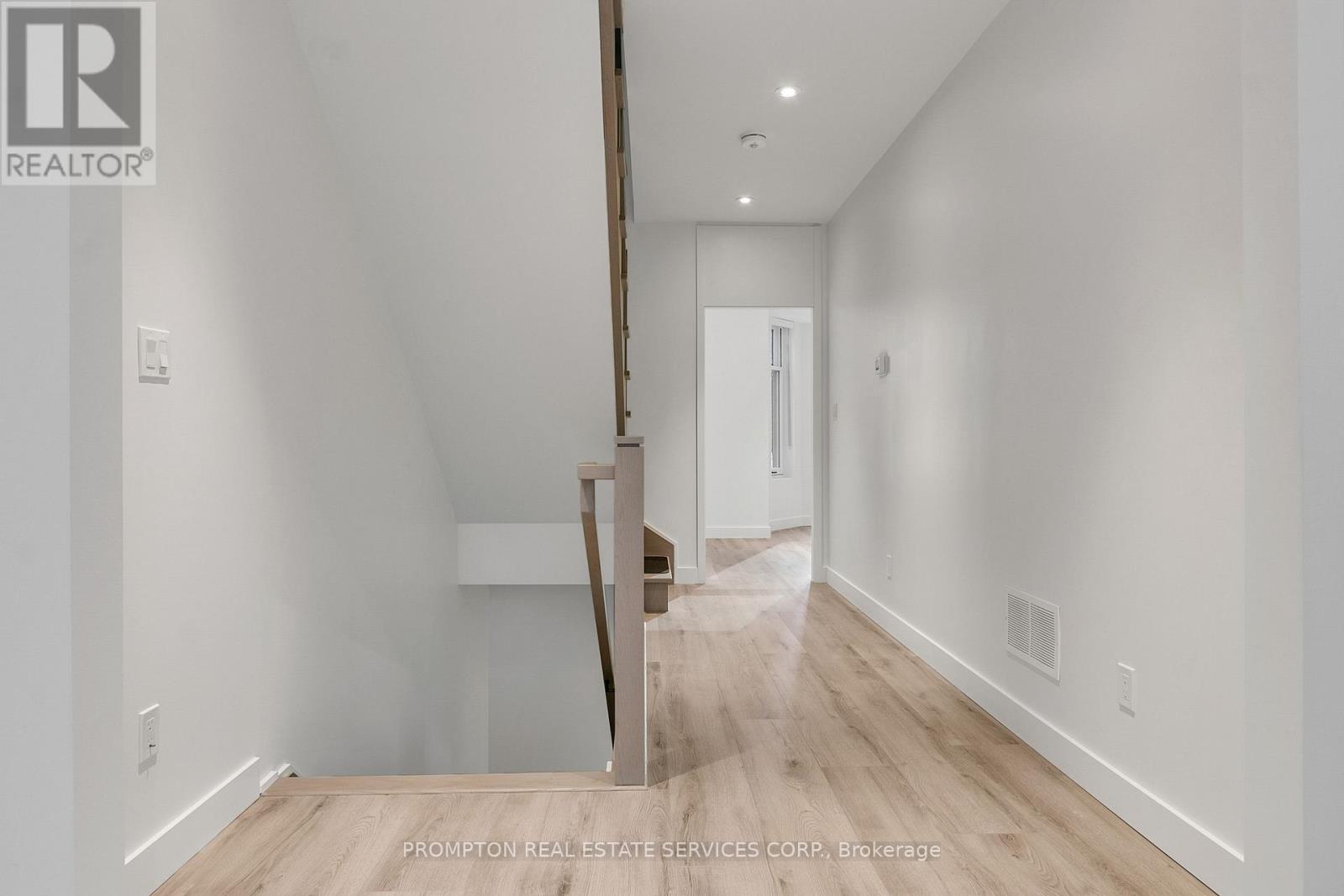 9 Gloucester Street, Toronto, Ontario  M4Y 1L8 - Photo 17 - C12429376