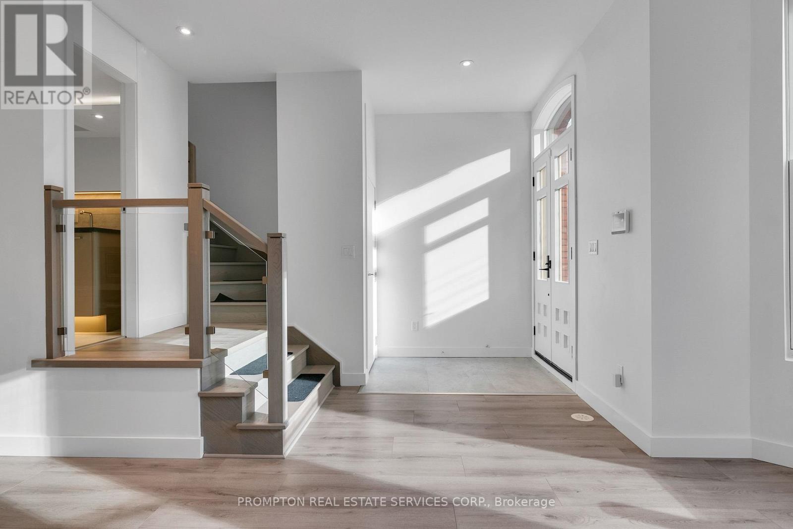 9 Gloucester Street, Toronto, Ontario  M4Y 1L8 - Photo 4 - C12429376
