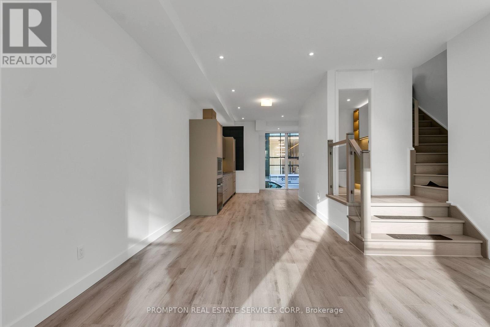 9 Gloucester Street, Toronto, Ontario  M4Y 1L8 - Photo 5 - C12429376