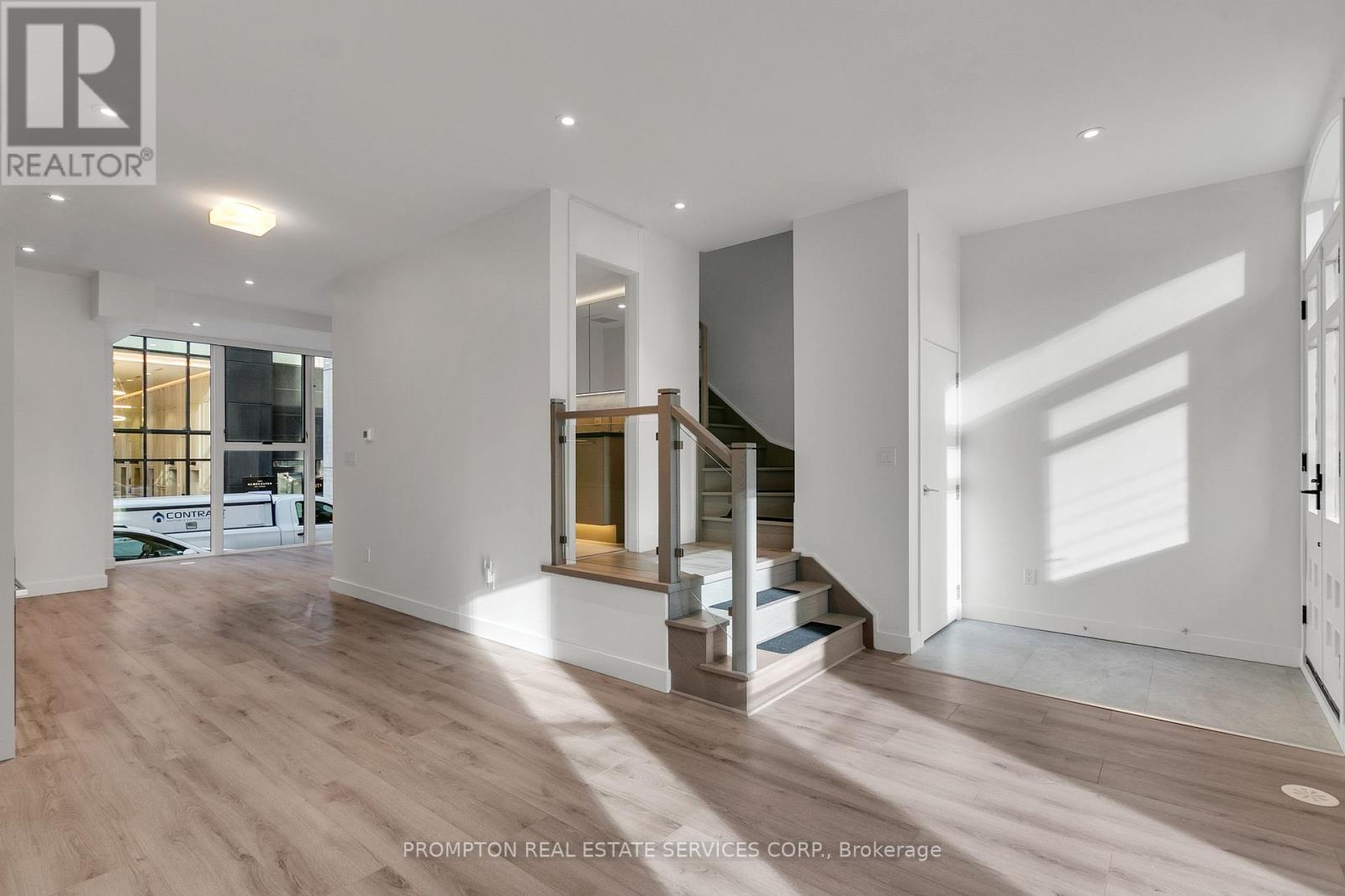 9 Gloucester Street, Toronto, Ontario  M4Y 1L8 - Photo 6 - C12429376